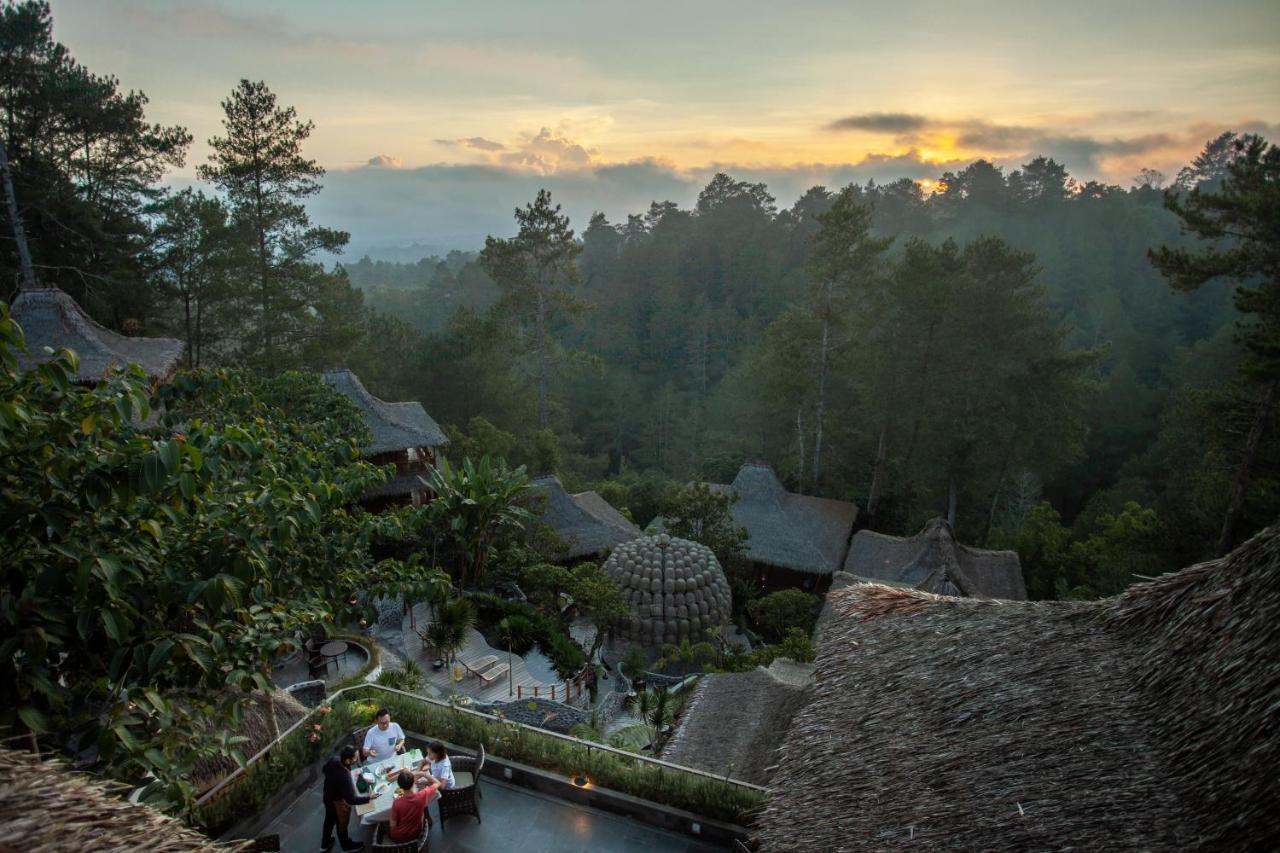 Tira Vilagna & 4* Kintamani (Bali)