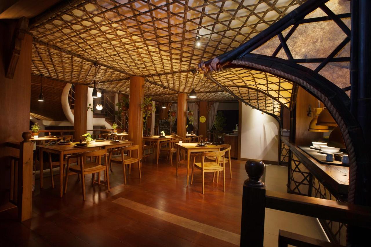 Hotel Tira Vilagna & 4*
